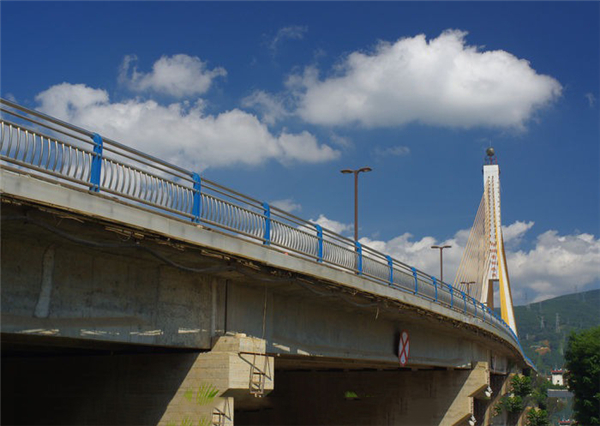 沧州304不锈钢桥梁护栏：安全、耐用与美观的完美结合