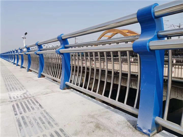 沧州304不锈钢复合管护栏的生产工艺揭秘